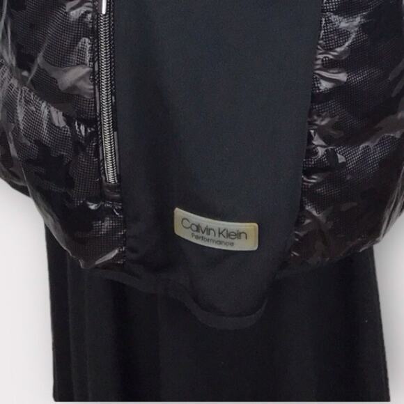 Calvin Klein Black Puffer Vest Camo Performance Funnel Neck Size Large - Picture 11 of 11